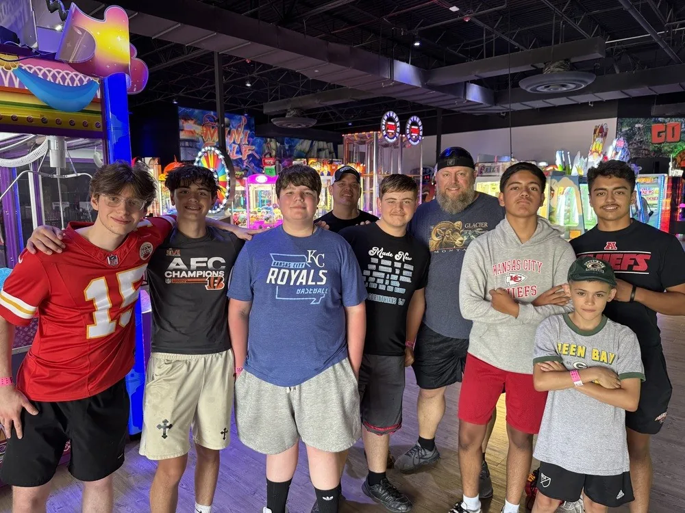 Mission View students and teens in Kansas City